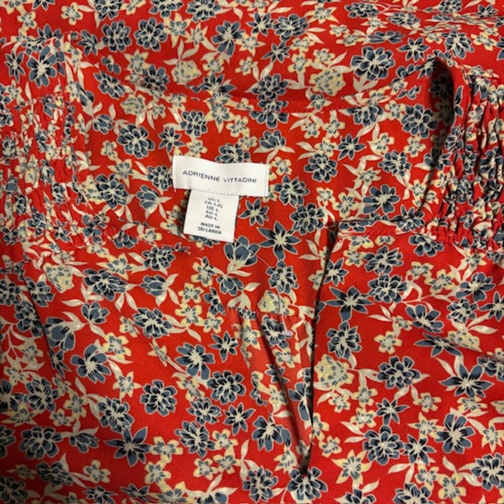Adrienne Vittadini Womens Smocked Shoulder L Red Blouse Blue White Flowers NWOT - Picture 4 of 10
